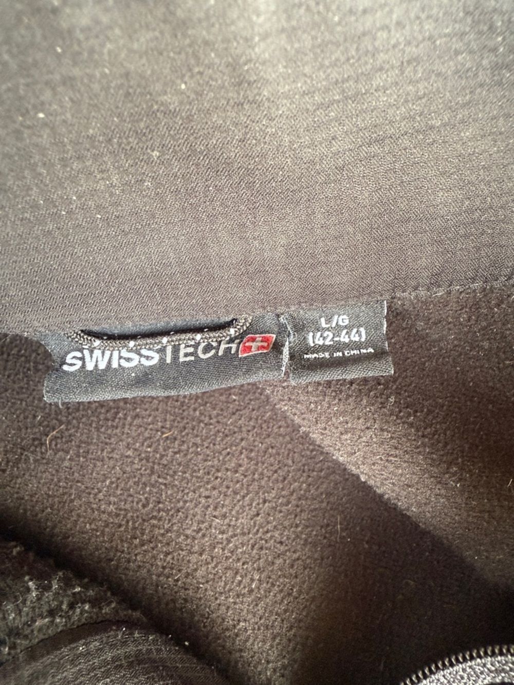 Swiss Tech Black Softshell Performance Jacket - Picture 2 of 2